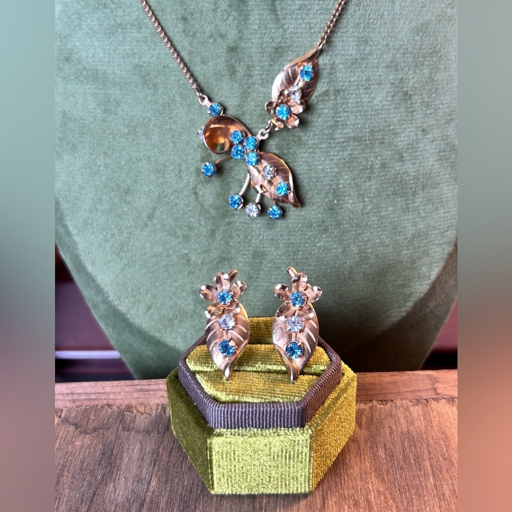 Vintage ant pendant gold-toned necklace, Aqua White rhinestones Whimsy Nature - Picture 10 of 10
